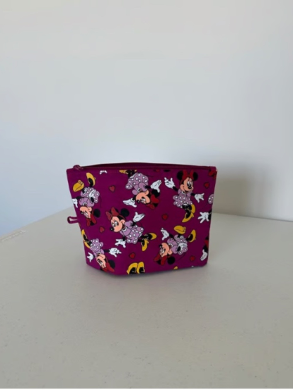 Baggu MEDIUM Go Pouch - Mickey and Friends - Minnie